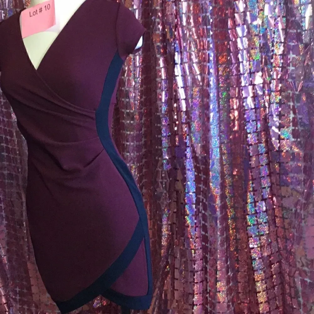 Short sleeved dress in 2 tone burgundy & black in small by ALMOST FAMOUS